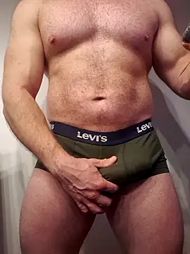 Snapshot of AlphaGymMale chatting on December 22, 10:01 am AlphaGymMale online show from December 22, 10:01 am