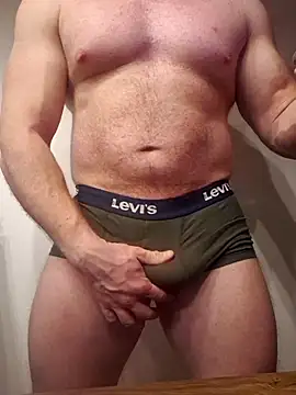 Snapshot of AlphaGymMale chatting on January 12, 11:43 pm AlphaGymMale online show from January 12, 11:43 pm