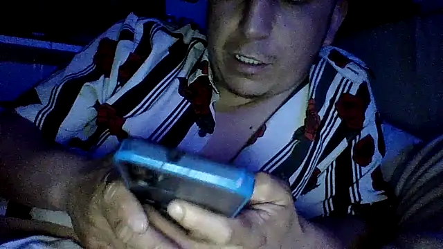 Snapshot of B3toBaby chatting on June 7, 10:52 am B3toBaby online show from June 7, 10:52 am