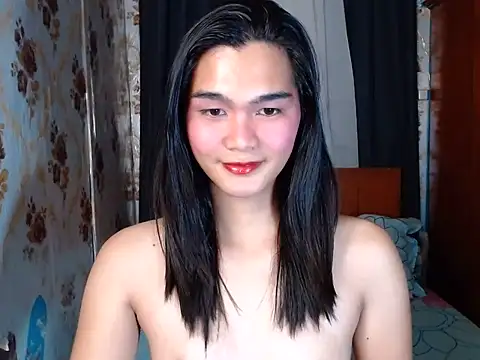 lady in moon online show from March 11, 2:12 pm