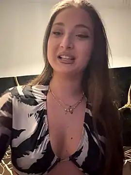 Snapshot of RebekaRose chatting on October 13, 10:32 pm RebekaRose online show from October 13, 10:32 pm