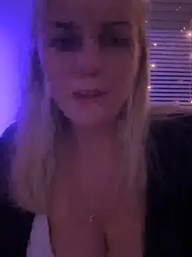 Snapshot of ItsLxsa chatting on July 28, 8:45 pm ItsLxsa online show from July 28, 8:45 pm