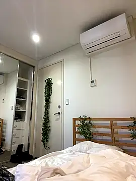 chloerossi18 online show from January 8, 1:08 am