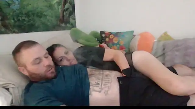 RaynLiz online show from September 17, 8:16 am