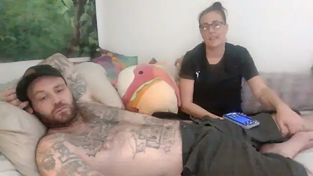 RaynLiz online show from September 21, 11:45 am