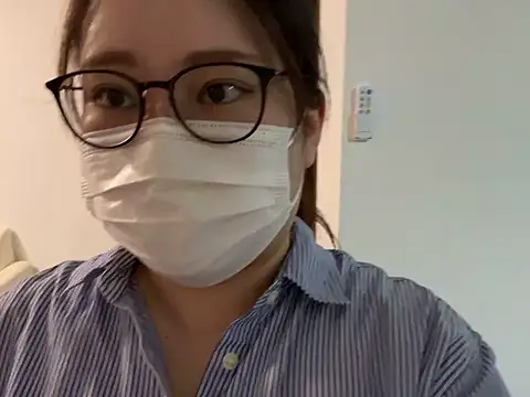 Snapshot of shimera-nohime25 chatting on September 11, 11:10 am shimera-nohime25 online show from September 11, 11:10 am