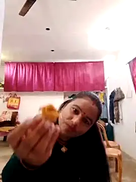 Suhani hot12 online show from December 19, 8:43 am