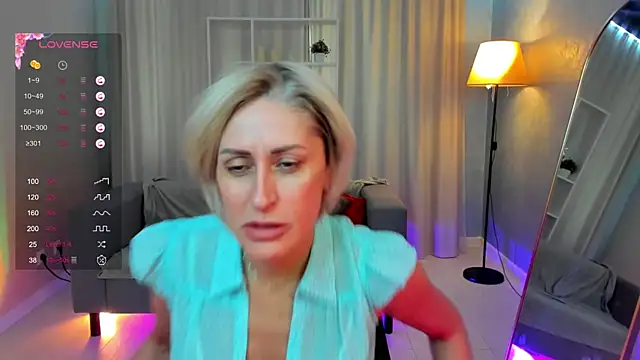 Snapshot of PamellaMurphy chatting on October 27, 8:18 am PamellaMurphy online show from October 27, 8:18 am