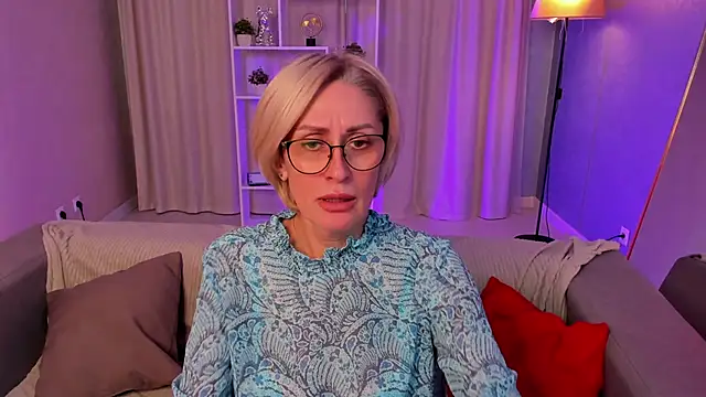 Snapshot of PamellaMurphy chatting on October 28, 8:29 am PamellaMurphy online show from October 28, 8:29 am