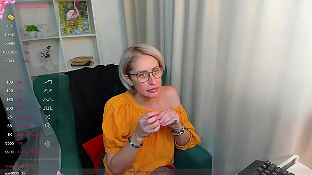 Snapshot of PamellaMurphy chatting on November 3, 7:09 am PamellaMurphy online show from November 3, 7:09 am