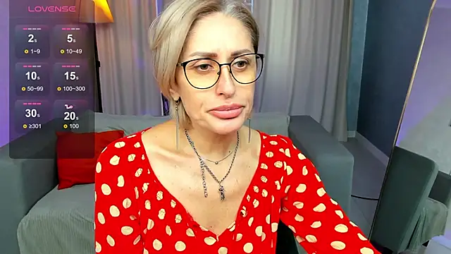 Snapshot of PamellaMurphy chatting on November 16, 6:19 am PamellaMurphy online show from November 16, 6:19 am