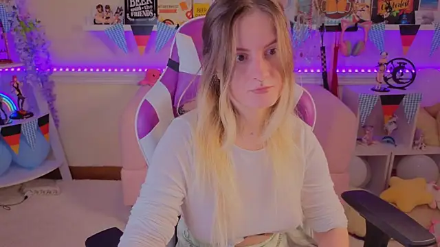 Snapshot of Sonia_Meow chatting on September 30, 5:34 am Sonia Meow online show from September 30, 5:34 am