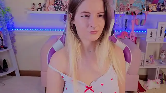 Snapshot of Sonia_Meow chatting on November 20, 6:35 am Sonia Meow online show from November 20, 6:35 am