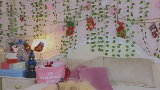 Sonia Meow online show from December 21, 6:31 am