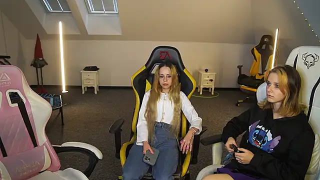 Snapshot of _Lili_054 chatting on September 30, 10:42 am  Lili 054 online show from September 30, 10:42 am