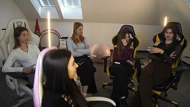 Snapshot of _Lili_054 chatting on October 2, 10:22 am  Lili 054 online show from October 2, 10:22 am