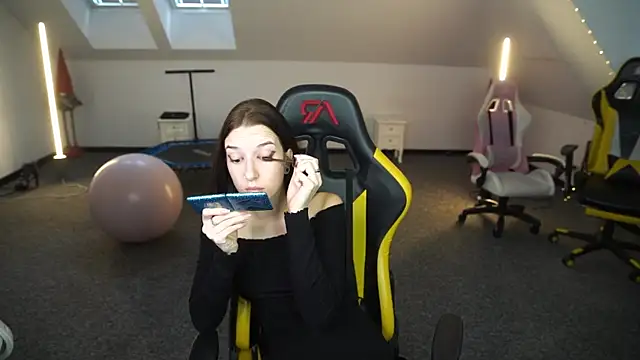 Snapshot of _Lili_054 chatting on October 10, 10:25 am  Lili 054 online show from October 10, 10:25 am