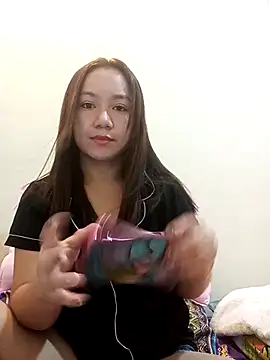 Lovelyclaya online show from December 18, 10:49 pm