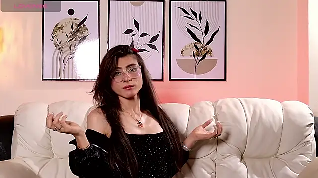 Snapshot of Violeta_Foxz chatting on April 16, 7:14 pm Violeta Foxz online show from April 16, 7:14 pm