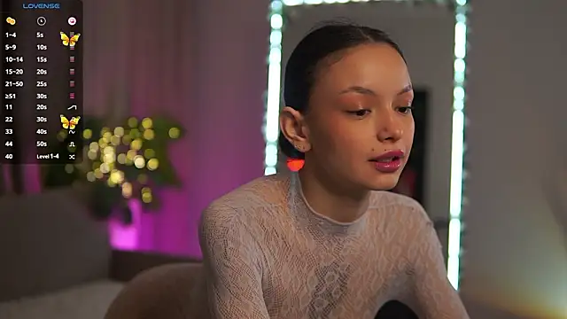 Snapshot of Dubai_Choco chatting on February 9, 6:28 am Dubai Choco online show from February 9, 6:28 am