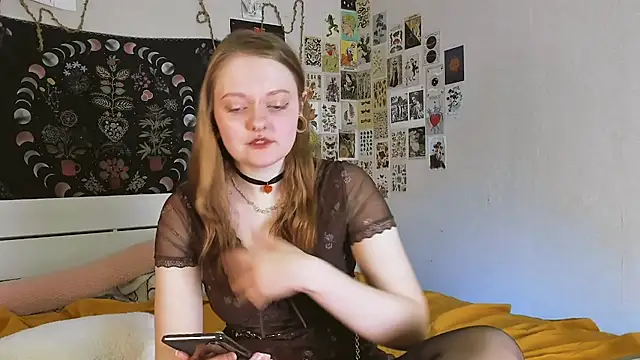 Snapshot of WonderConnie1 chatting on September 27, 11:48 am WonderConnie1 online show from September 27, 11:48 am