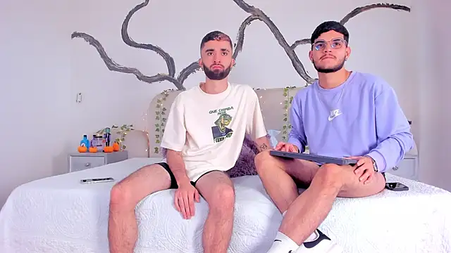 marcoAndMathew online show from October 18, 8:09 pm
