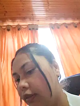 Snapshot of Alessandraa- chatting on June 28, 10:16 pm Alessandraa- online show from June 28, 10:16 pm