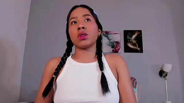 SophieW1 online show from November 14, 12:15 pm