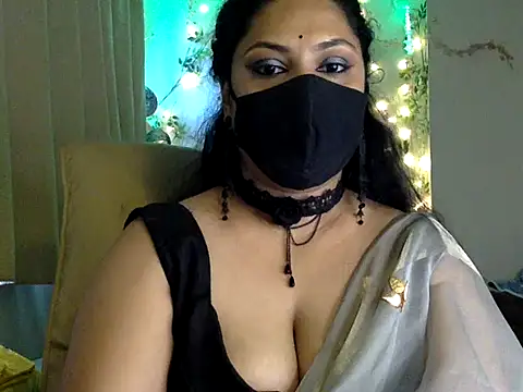 Snapshot of Indian_queen007 chatting on August 2, 9:30 am Indian queen007 online show from August 2, 9:30 am