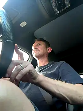 Snapshot of Alwaysmaybe48 chatting on October 22, 12:27 pm Alwaysmaybe48 online show from October 22, 12:27 pm