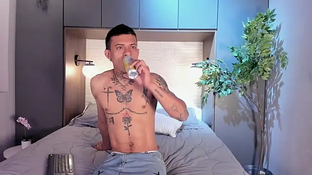 MrJustin  online show from September 11, 7:47 pm