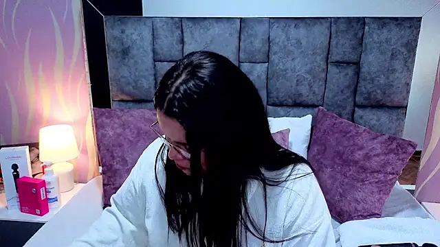 Snapshot of SamanthaPaImer chatting on September 18, 8:11 pm SamanthaPaImer online show from September 18, 8:11 pm