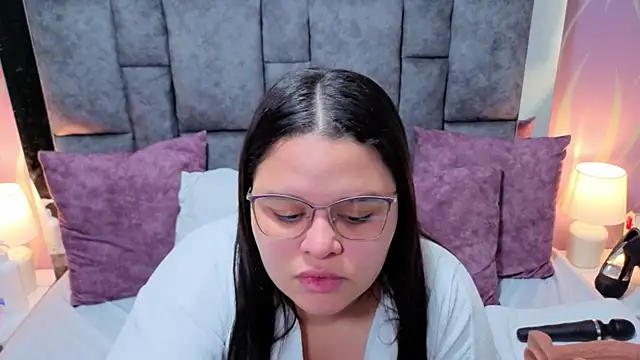 Snapshot of SamanthaPaImer chatting on December 18, 7:42 pm SamanthaPaImer online show from December 18, 7:42 pm