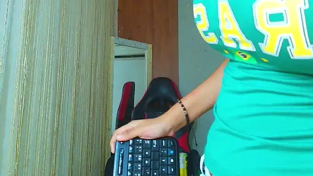 Snapshot of miss_leidy_ chatting on June 24, 3:16 am miss leidy online show from June 24, 3:16 am