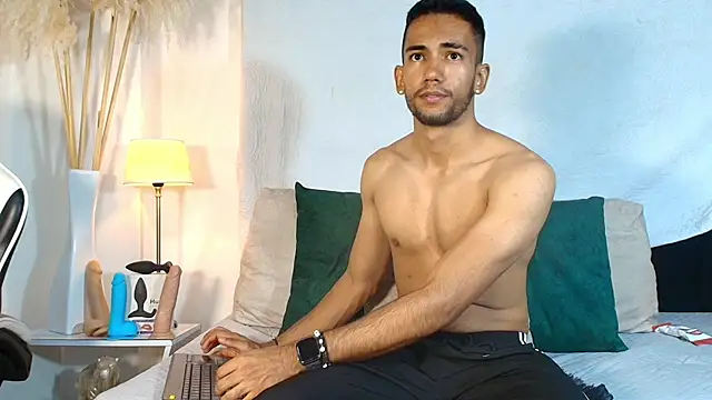 MaicolParker  online show from July 9, 12:31 pm