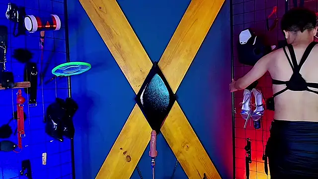 Snapshot of Mr_sadistiic_ chatting on November 16, 4:29 am Mr sadistiic online show from November 16, 4:29 am