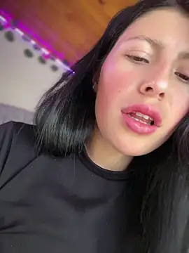 Snapshot of Mia_salinass chatting on June 21, 8:00 pm Mia salinass online show from June 21, 8:00 pm