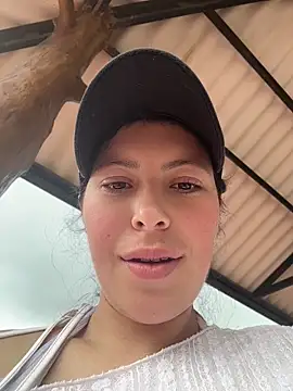 Snapshot of Mia_salinass chatting on July 5, 7:43 pm Mia salinass online show from July 5, 7:43 pm