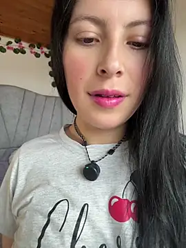 Snapshot of Mia_salinass chatting on July 21, 6:43 pm Mia salinass online show from July 21, 6:43 pm