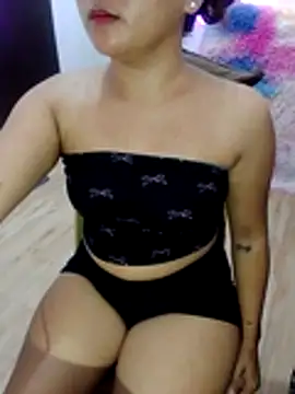 Snapshot of Lady_athena19 chatting on August 7, 1:24 pm Lady athena19 online show from August 7, 1:24 pm