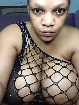 Snapshot of HappygalTheQueen chatting on May 21, 10:17 pm HappygalTheQueen online show from May 21, 10:17 pm