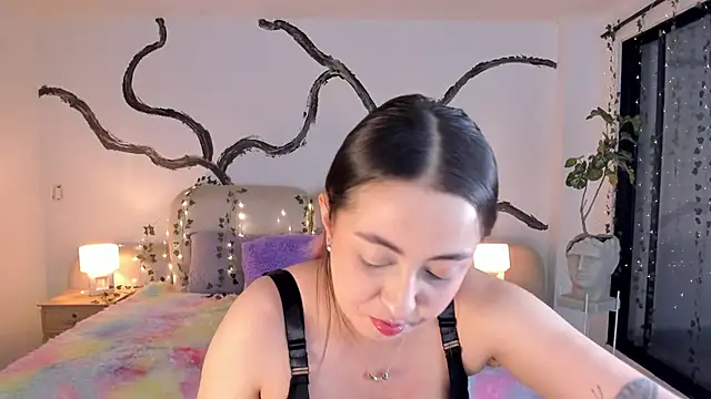 SarahCastro1  online show from December 4, 4:33 am