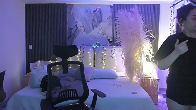 SarahCastro1  online show from February 28, 4:02 am