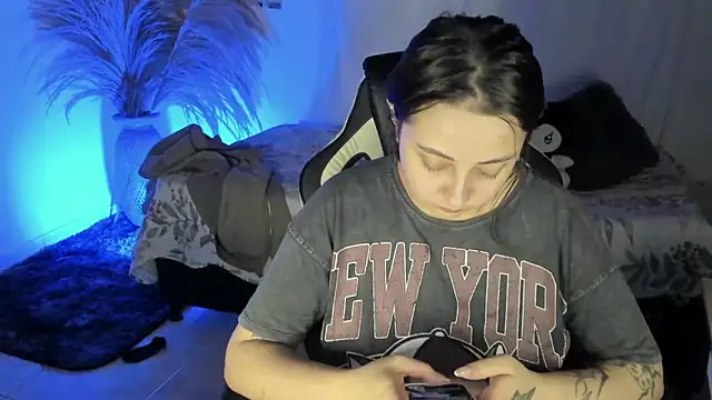 SarahCastro1  online show from May 5, 12:51 am