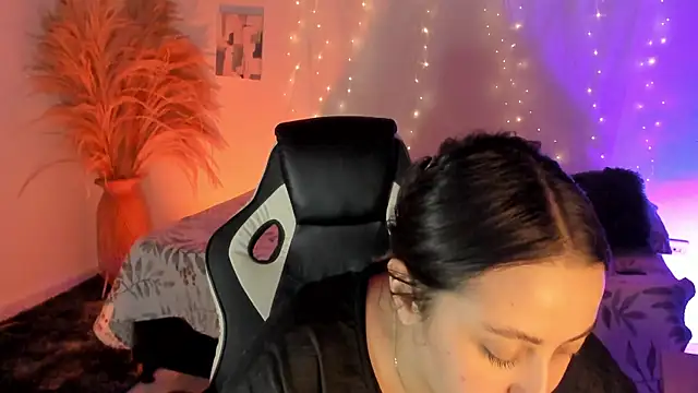 SarahCastro1  online show from May 11, 1:44 am