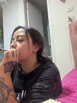 SarahCastro1  online show from May 21, 8:21 am