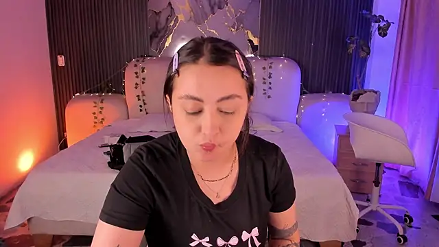 SarahCastro1  online show from June 11, 4:54 am