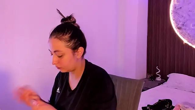 SarahCastro1  online show from June 17, 12:24 am