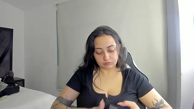SarahCastro1  online show from June 23, 12:41 am