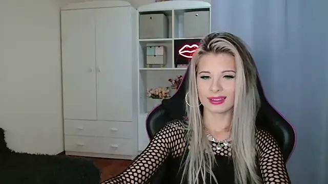 KristineGlow online show from October 20, 9:10 am